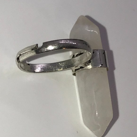 Sizeable Imitation Quartz Ring - Picture 3 of 9